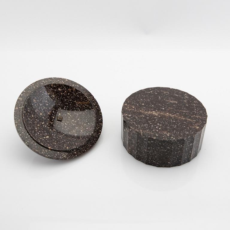 Butter box with lid, Älvdalen, early 19th century, Empire style.