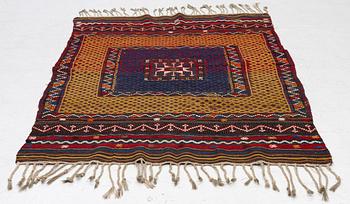 Rug, semi-antique Kelim, approx. 189 x 125 cm.