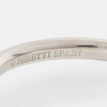 Elsa Peretti, Tiffany & Co, "Curved ring", platinum.