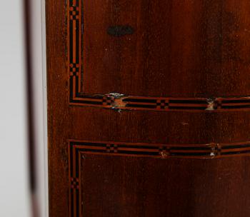 KLÄDSKÅP, England, 1900-talets första hälft.