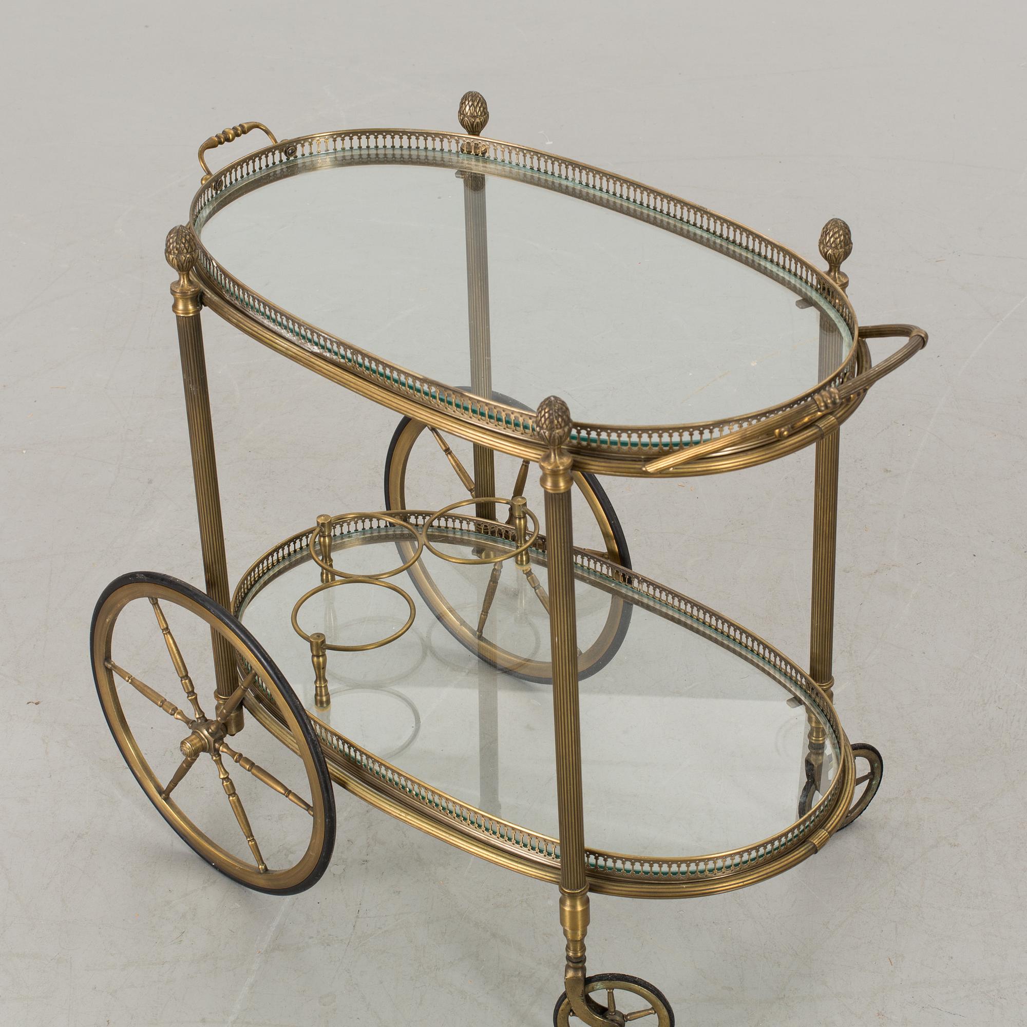 SERVERINGSVAGN, 1900-TALETS MITT.