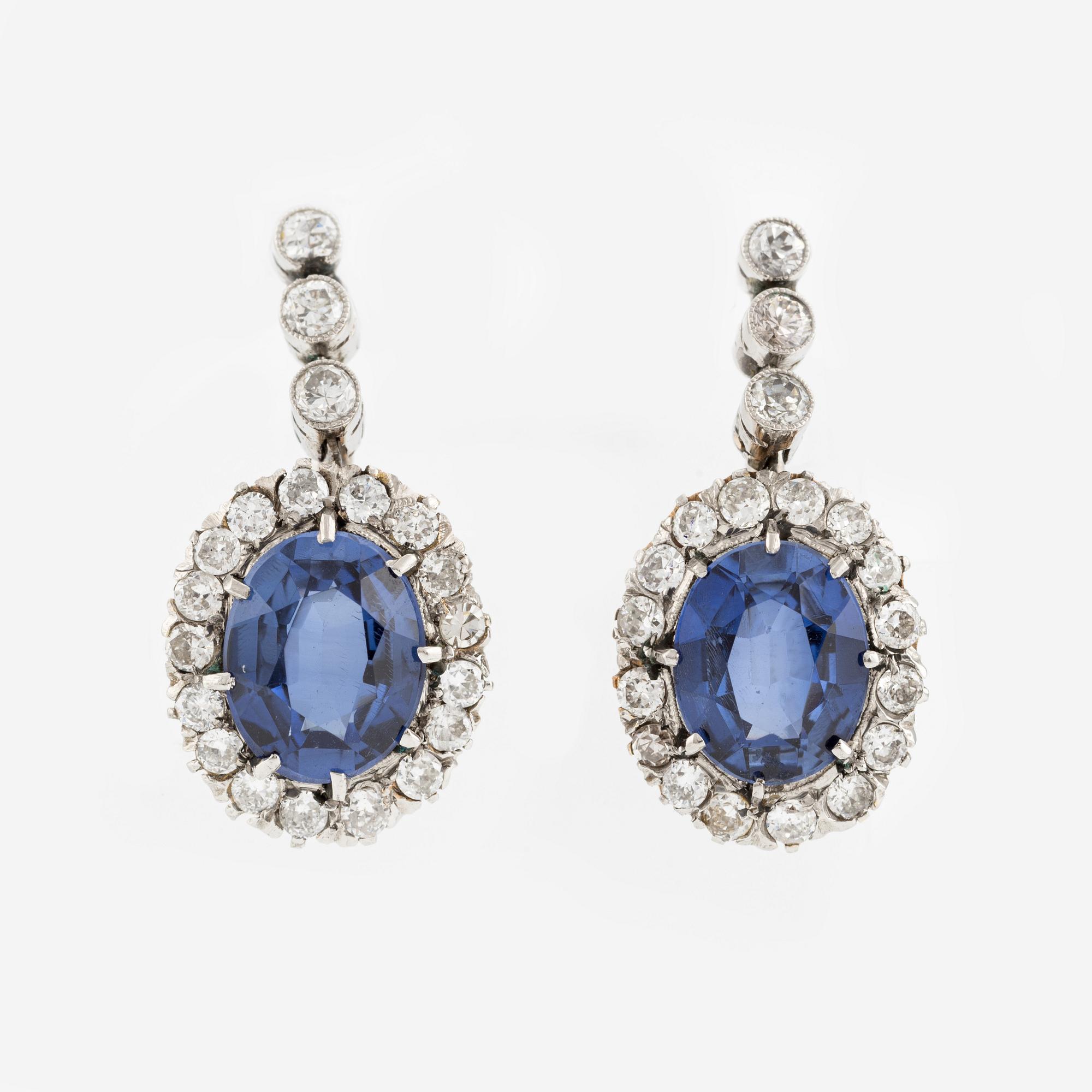 Earrings with synthetic sapphires and brilliant-cut diamonds.