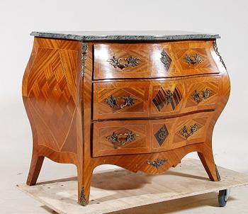 BYRÅ, rokokostil, 1900-talets mitt.