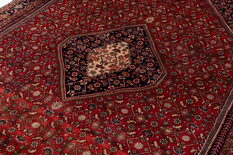 A Bidjar carpet, c. 330 x 220 cm.