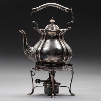 TEKANNA på RECHAUD, silver, England, Birmingham 1916. Totalvikt 1163 g.