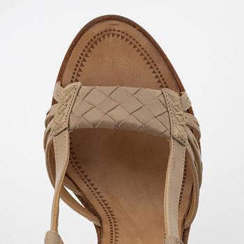 Bottega Veneta, a pair of wedge leather sandals, size 36.