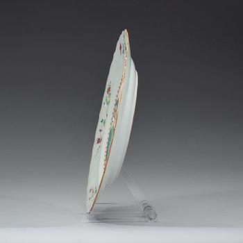 A famille rose dish, Qing dynasty, Qianlong (1736-1795).