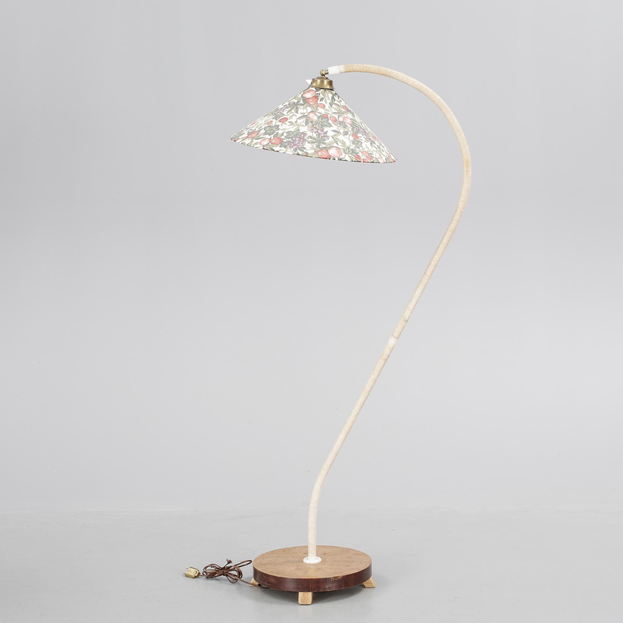 GOLVLAMPA, 1900-talets mitt.