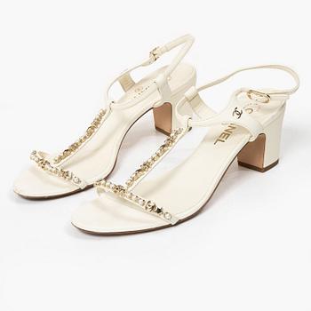 Chanel, sandals, size 39.