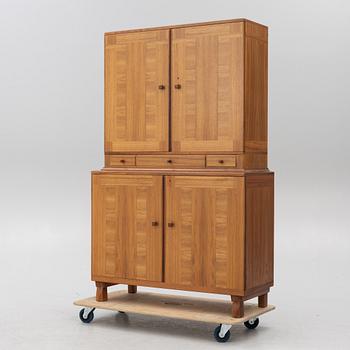 Carl Malmsten, skåp, "Ambassadör", 1900-talets andra hälft.