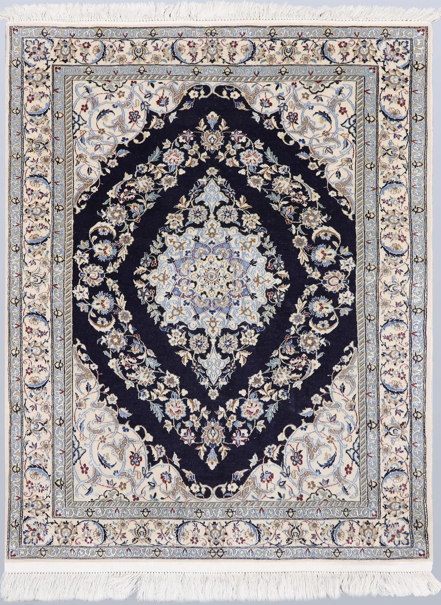 Matta, Nain, part silk, s.k 6 LAA, ca 126 x 93 cm.