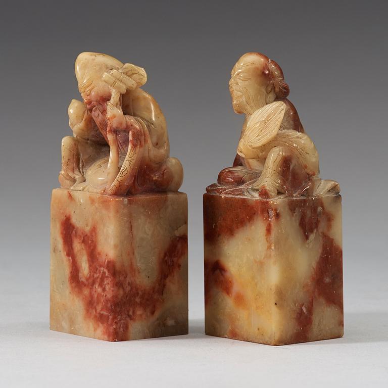 Two nephrite seals, Qing dynasty (1644-1912).