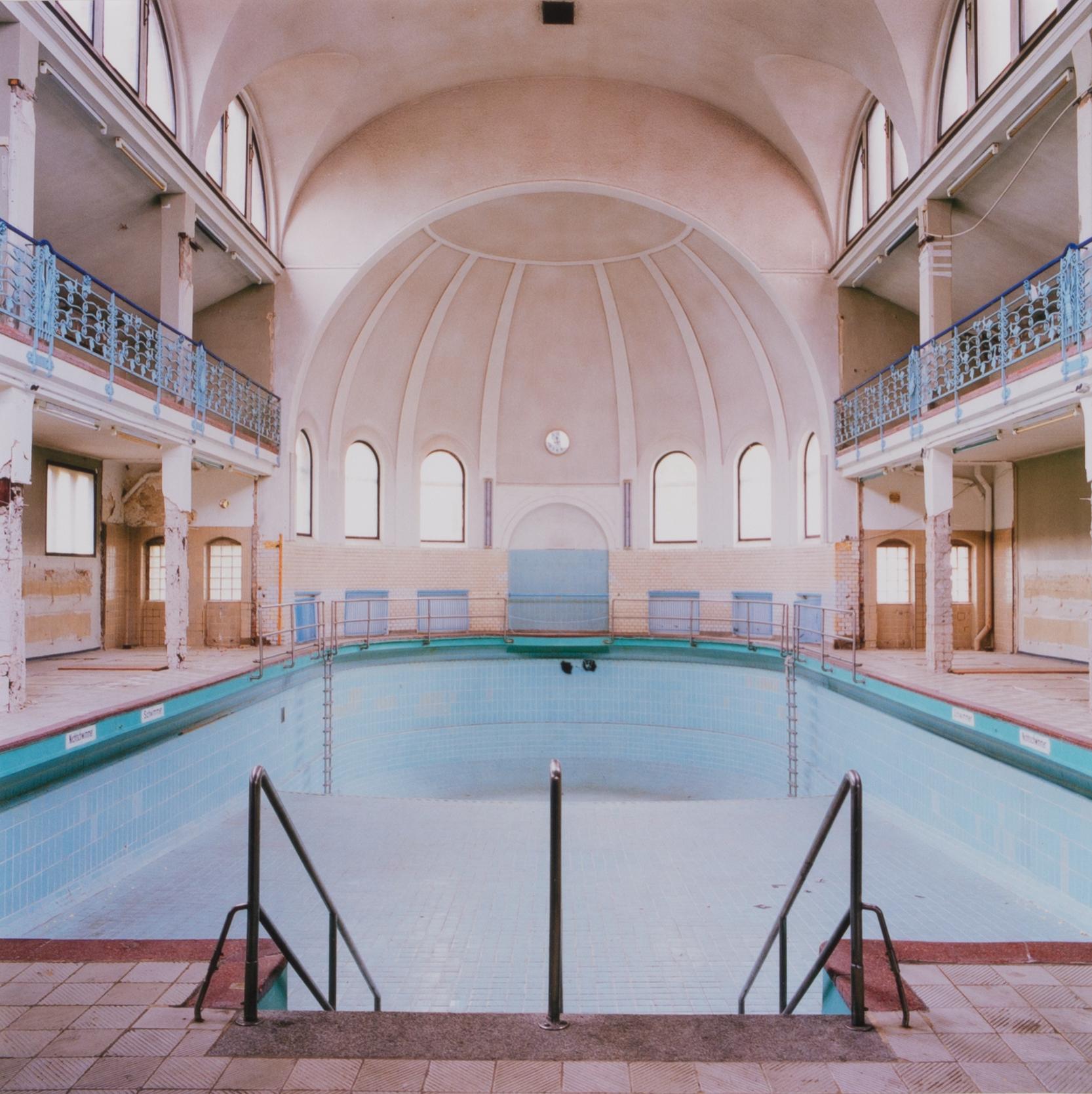 Jeanne Fredac, photograph, signed and dated 2017, numbered 58/80.