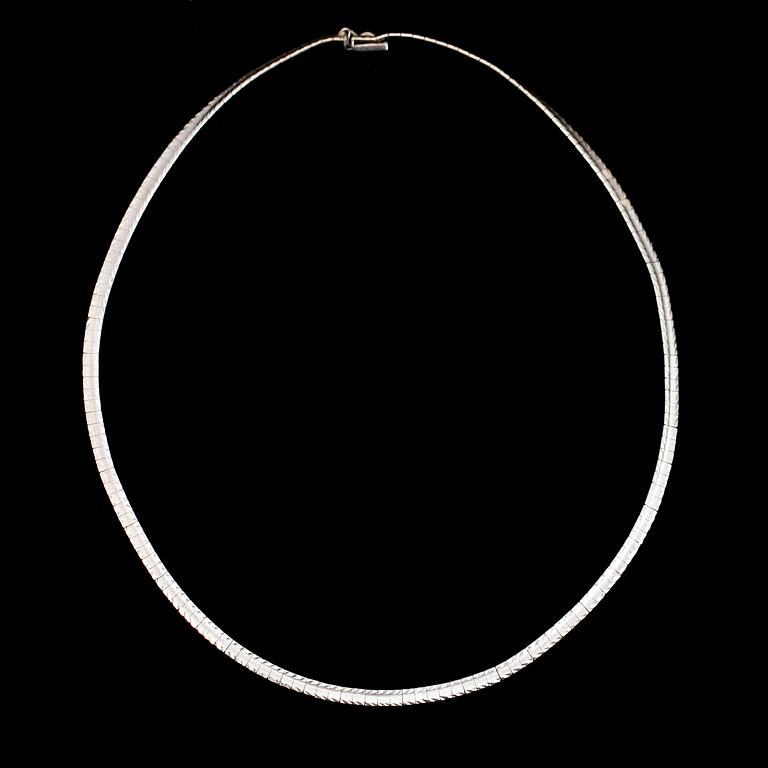 COLLIER, 18K vitguld. Total vikt ca 20 g.