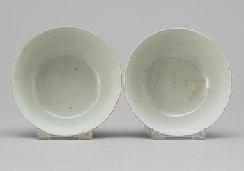A pair of famille rose bowls, Qing dynasty.