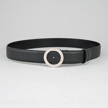 BULGARI, a black leather belt, size 110.