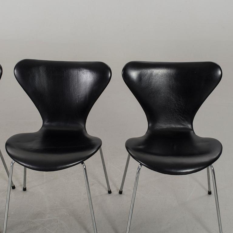 ARNE JACOBSEN, stolar 4 st "Sjuan" för Fritz Hansen 1900-talets andra hälft.