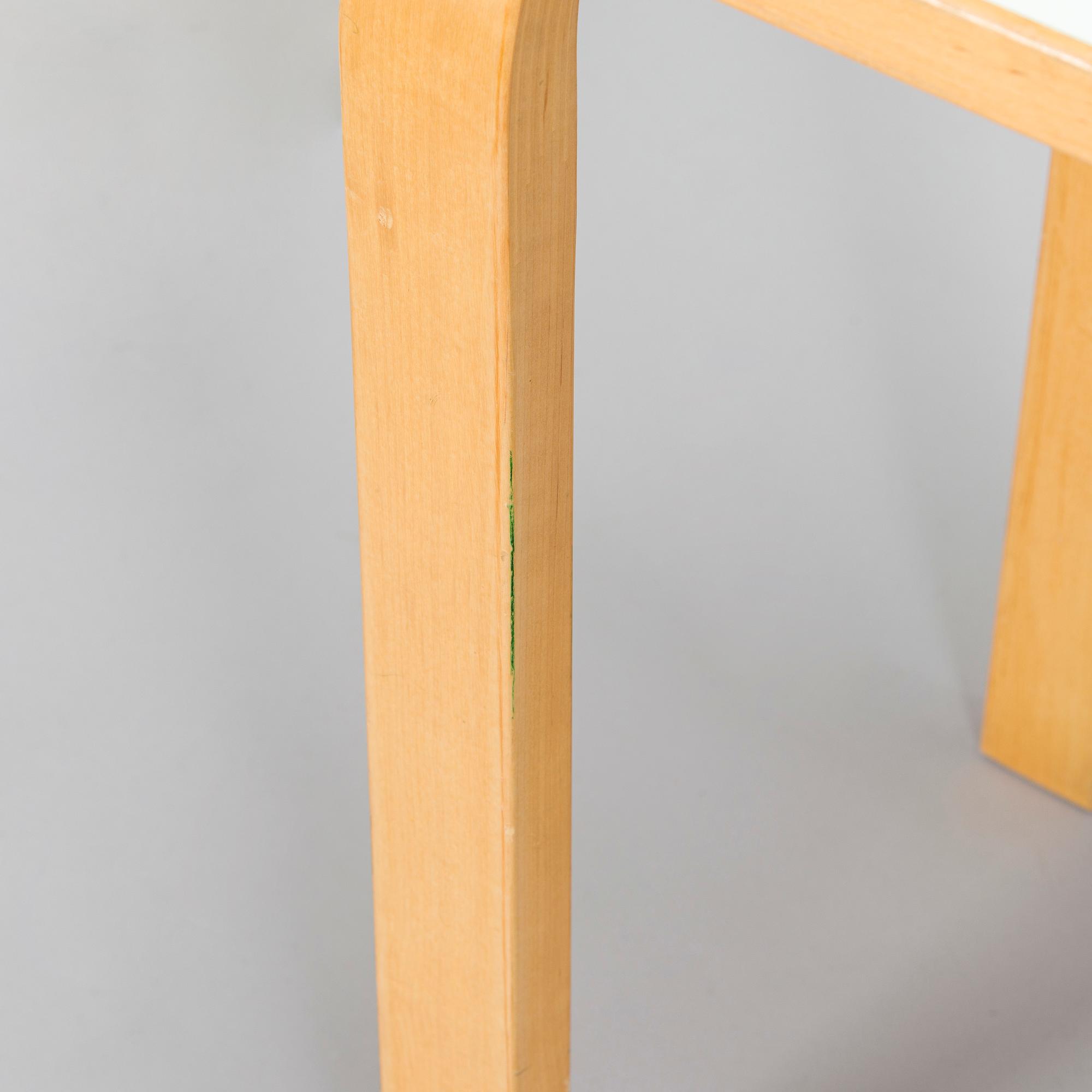 Alvar Aalto, kirjoituspöytä, Artek, 1900-luvun loppupuoli.