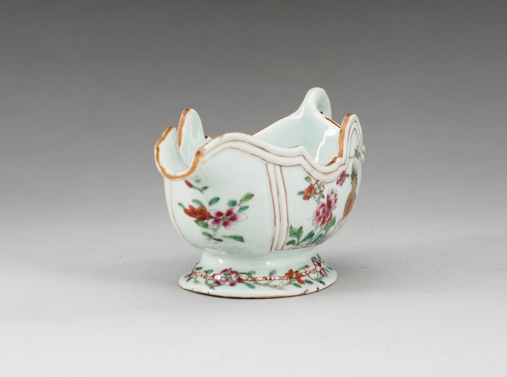 A famille rose rooster sauce boat, Qing dynasty, Qianlong (1736-95).