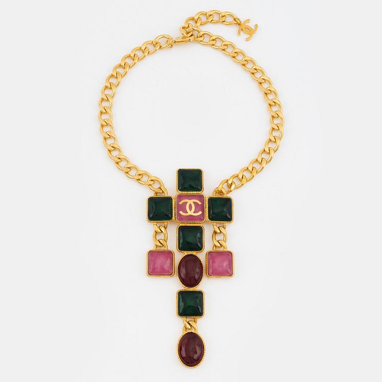 Chanel, a gold tone necklace with coloured glasstones, 2020.