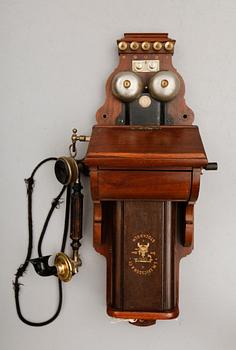 VÄGGTELEFON, L M Ericsson, Stockholm, tidigt 1900-tal.