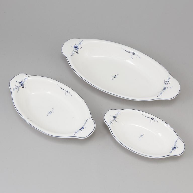 A 88 piece dinner service 'Vieux Luxembourg' and 'Vilbofour