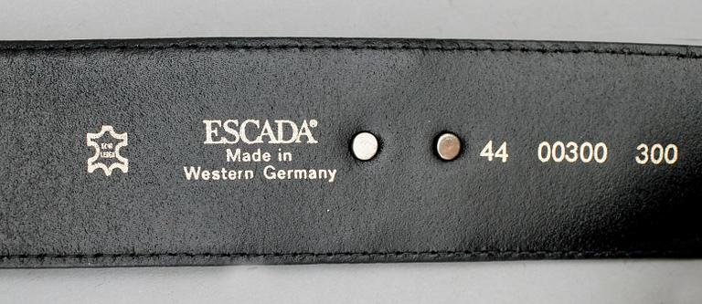 SKÄRP, 3 st, Escada.