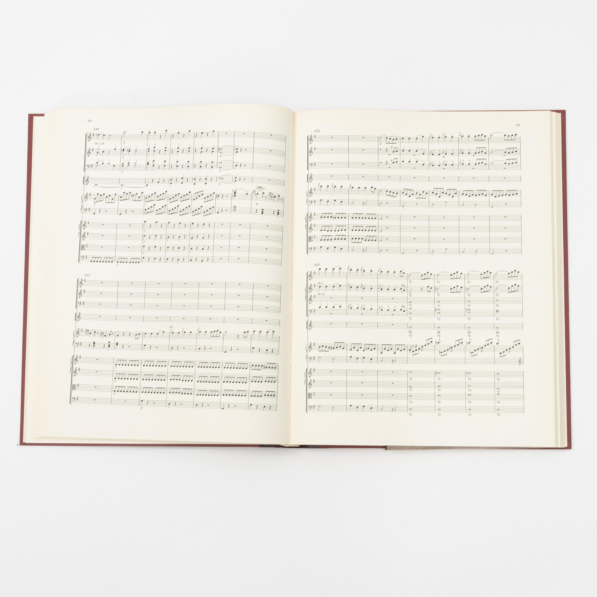 Books, 81 vol. Wolfgang Amadeus Mozart. "Neue Ausgabe sämtlicher Werke", (more published).