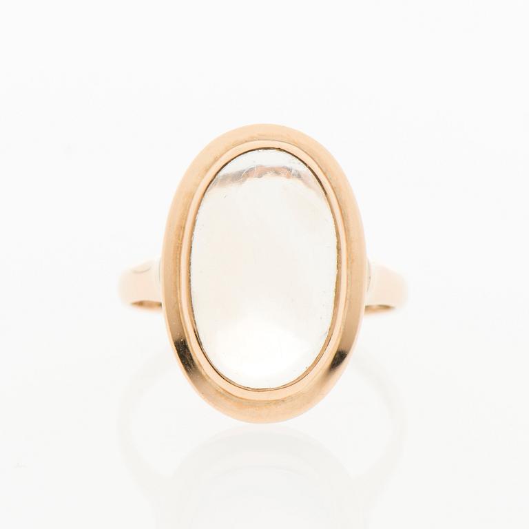 SORMUS, pyöröhiottu kuukivi, kultaa. Korutuote, Heinola Finland 1958.