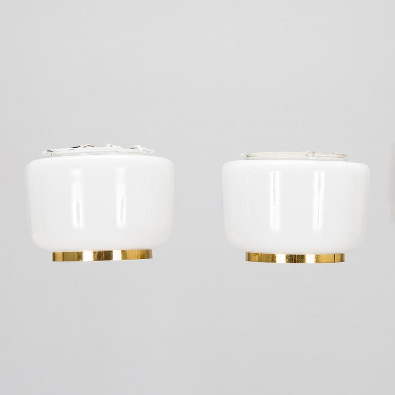 Lisa Johansson-Pape, taklampor, ett par, modell 71-143, Stockmann Orno 1900-talets mitt.,