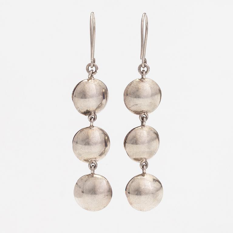 Elis Kauppi, A pair of silver and chalcedony earrings. Kupittaan kulta, Turku.