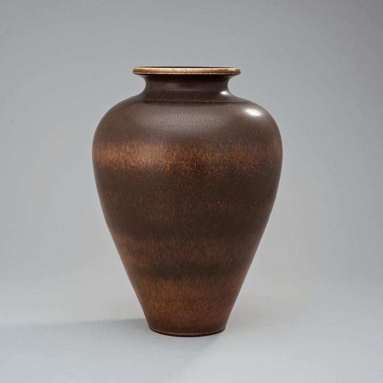 A Berndt Friberg stoneware vase, Gustavsberg Studio 1970.