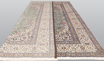 A part silk Nain carpet, so-called 6LAA, approx. 408 x 305 cm.