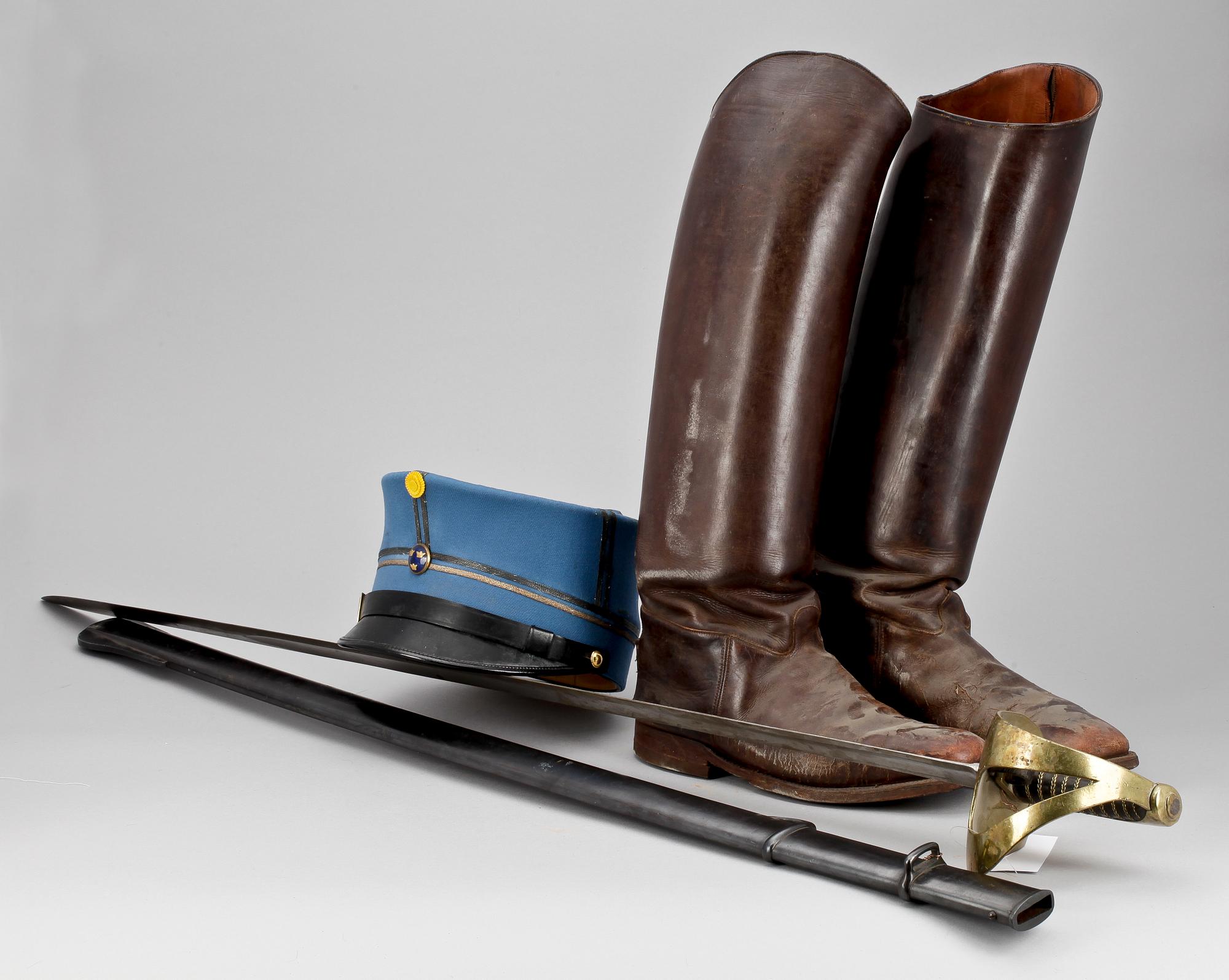 UNIFORM FÖR FÄNRIK SAMT KAVALLERISABEL, 1800-talets mitt till 1940-tal.