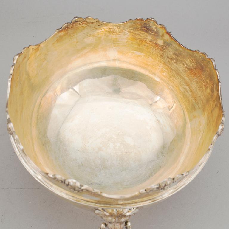 SKÅL, silver, William Hutton & Sons, Sheffield, England, 1909. Vikt ca 820g.