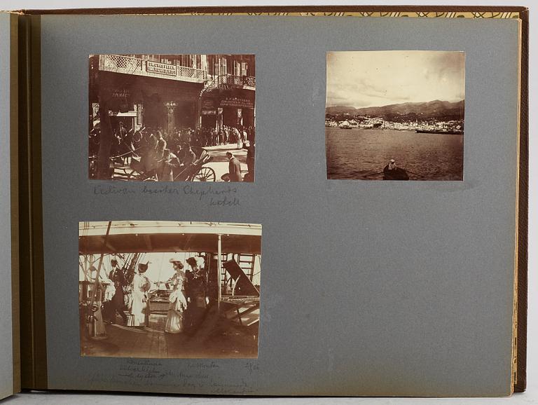 FOTOALBUM,   MEDELHAVSKRYSSNING 1905-06 MED KORVETTEN FREJA.