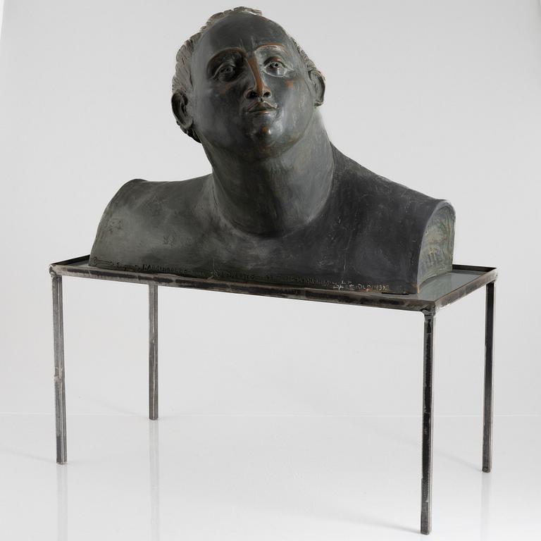 Sergio Tedoldi, Bust of a man.