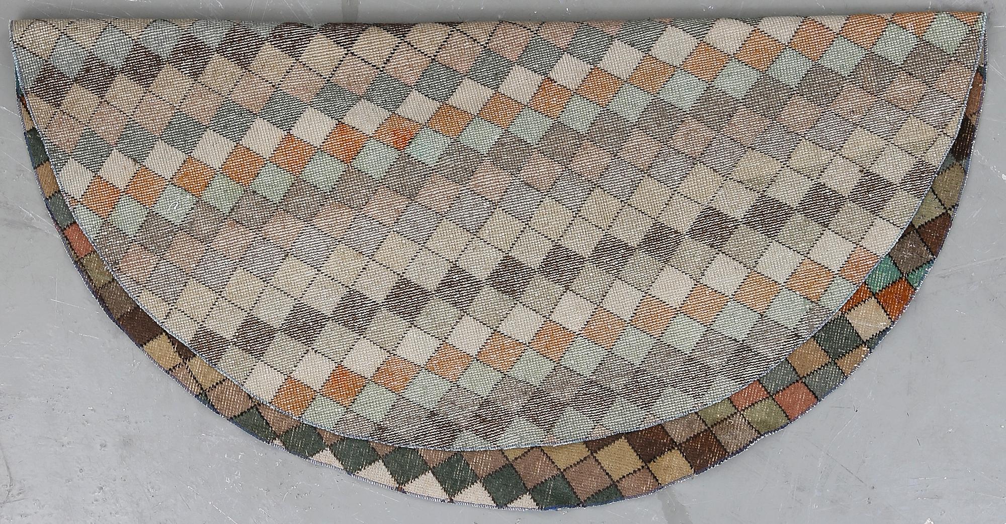 MATTA, sannolikt turkiet, Diameter 150 cm.
