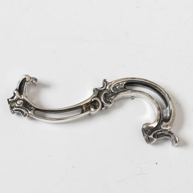 A three-piece silver coffee service, Gustaf Mölleborg, Stockholm, 1903.