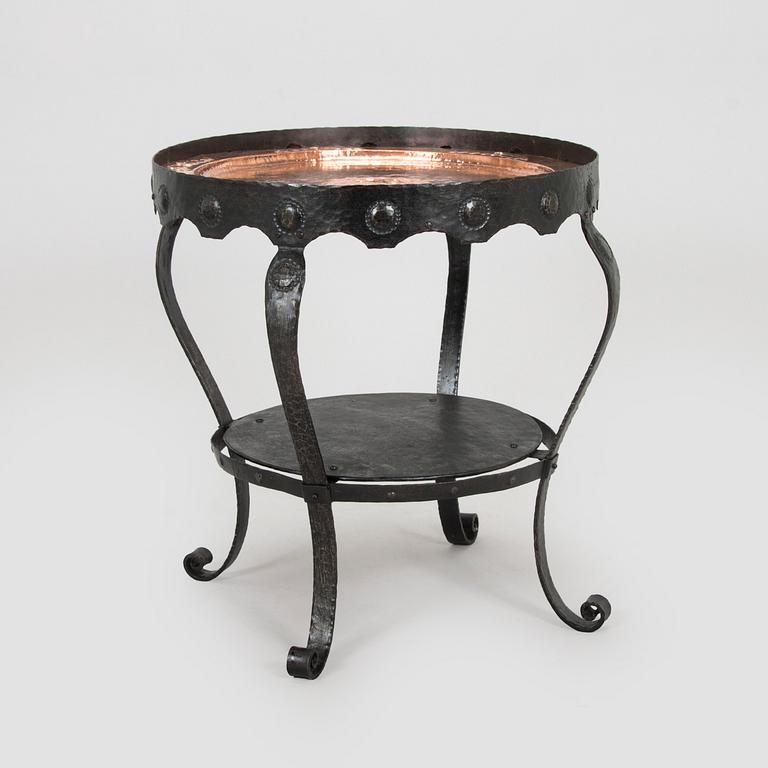 Pöytä, 1900-luvun alku.