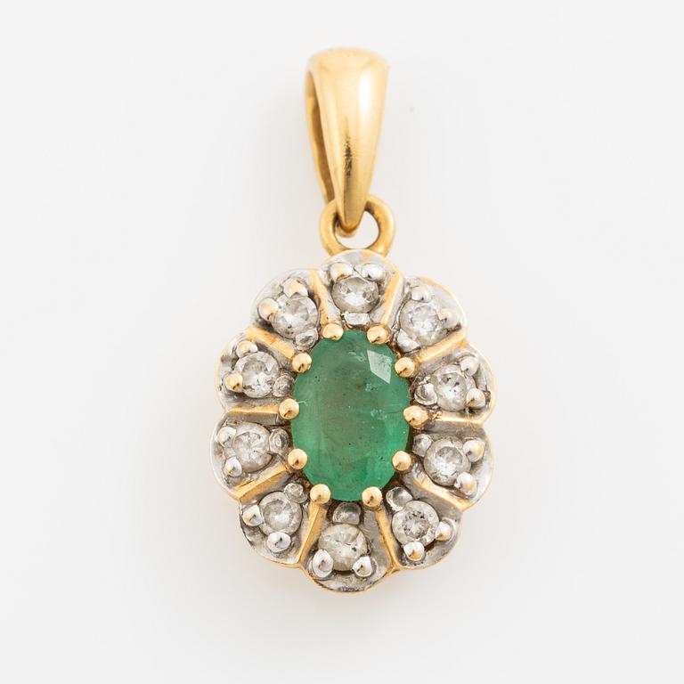 Pendant, carmosé model, 18K gold with emerald and brilliant-cut diamonds.