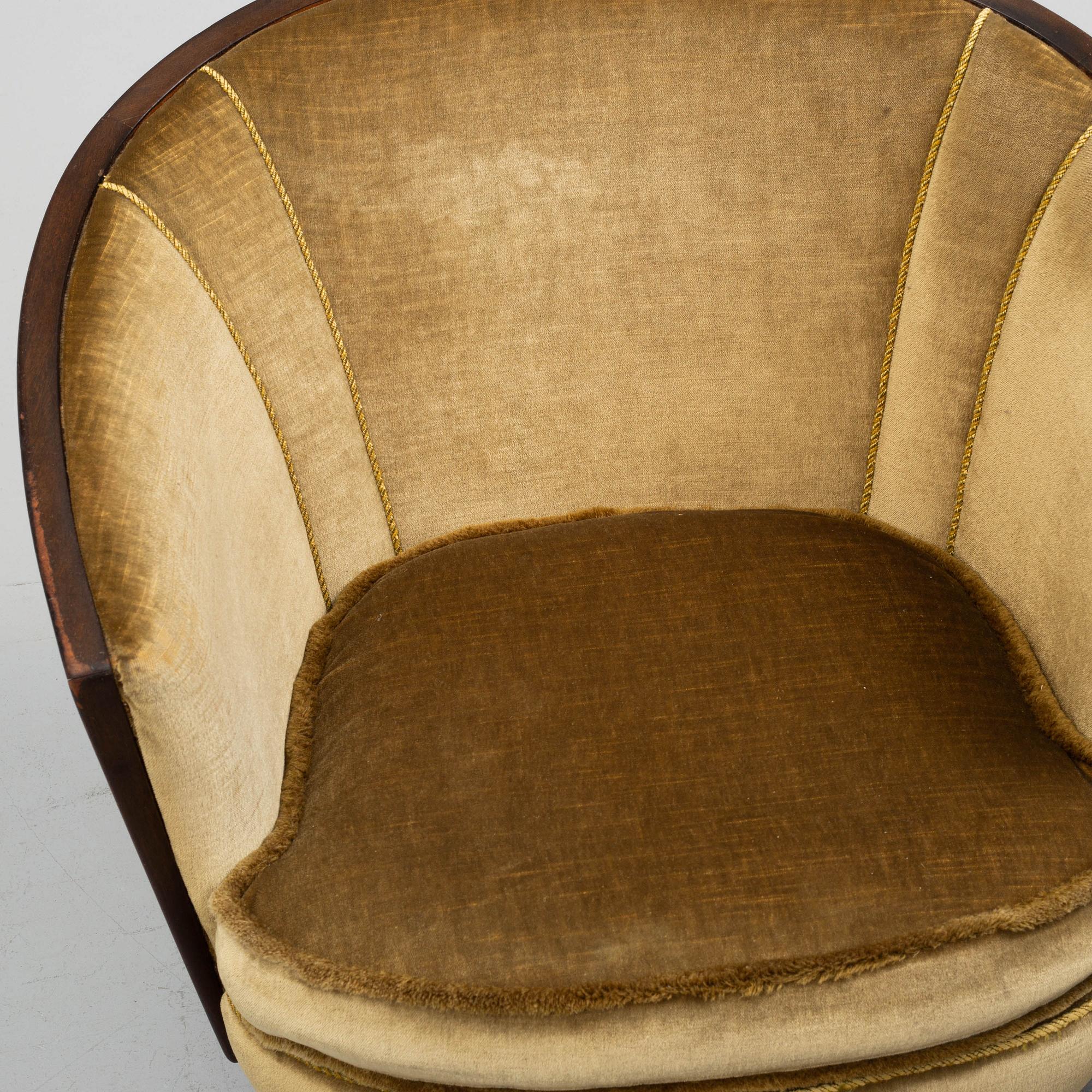 Peter Iversen Langlo, a pair of model 1877 Royal easy chairs from Stranda/Ekornes, Norway, 1940's/50's.