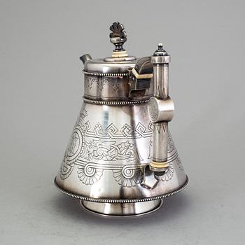 A Russian 19th century parcel-gilt tea-pot, mark of Nicolai Kemper, St. Petersburg 1882.