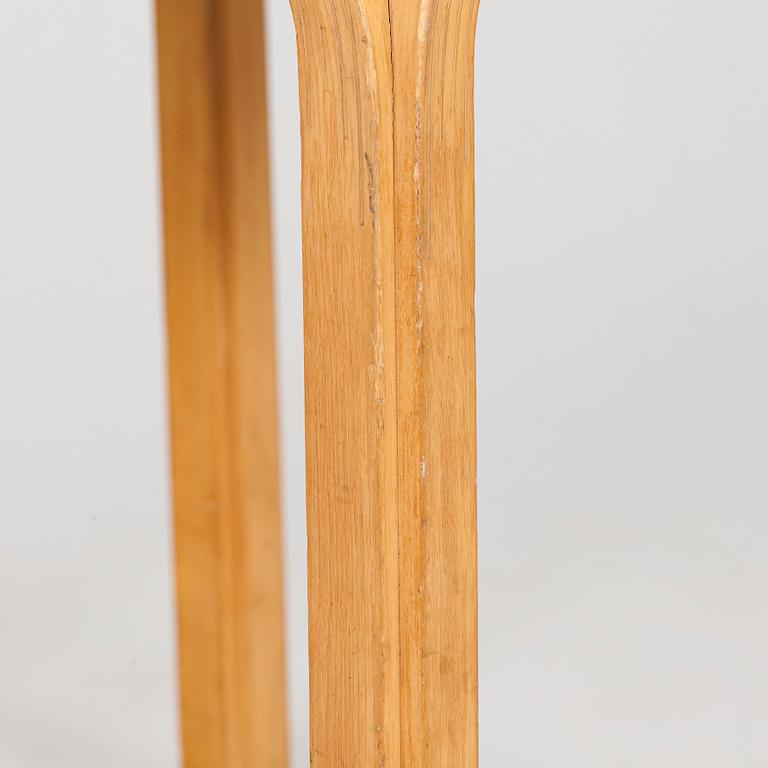 Alvar Aalto,  jakkara, malli Y61, O.Y. Huonekalu- ja Rakennustyötehdas A.B. 1950-luku.