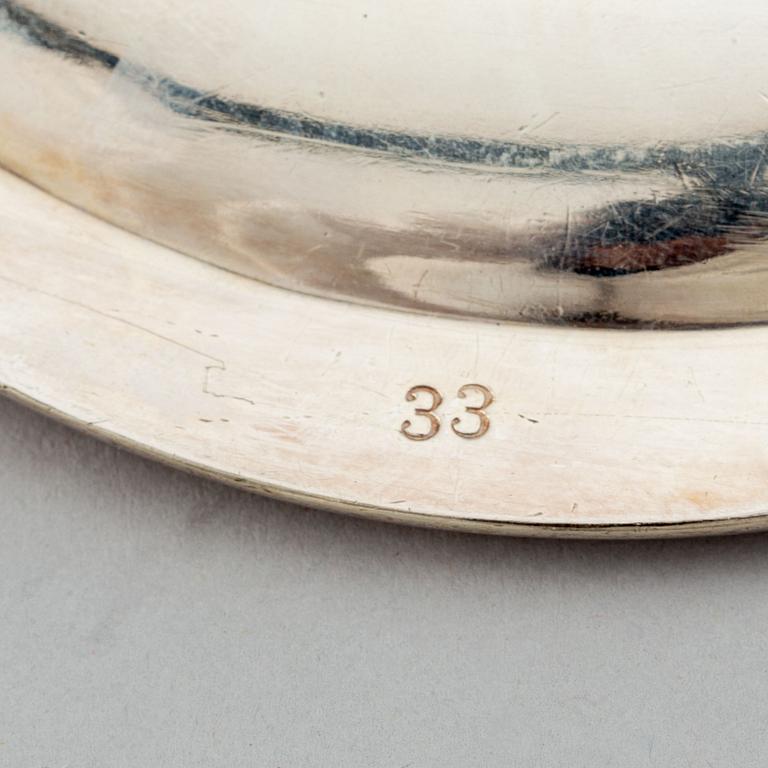 Bricka och Fat 2 st, nysliver, 1900-tal. Rokoko-stil.