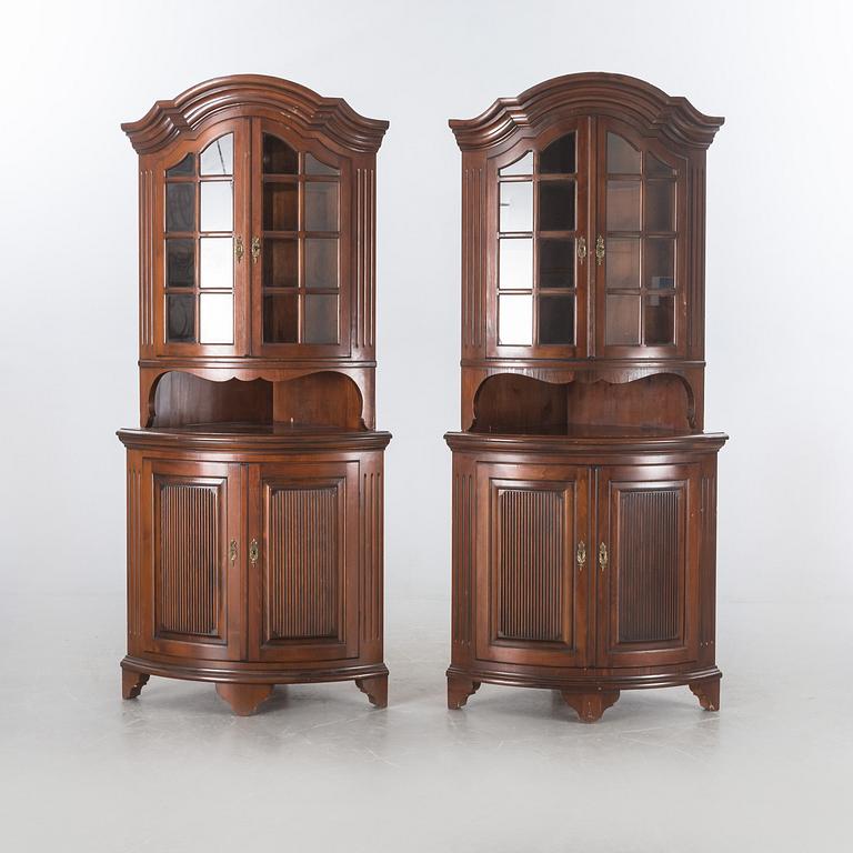 HÖRNSKÅP, ett par, rokokostil, 1900-tal, Åmells.