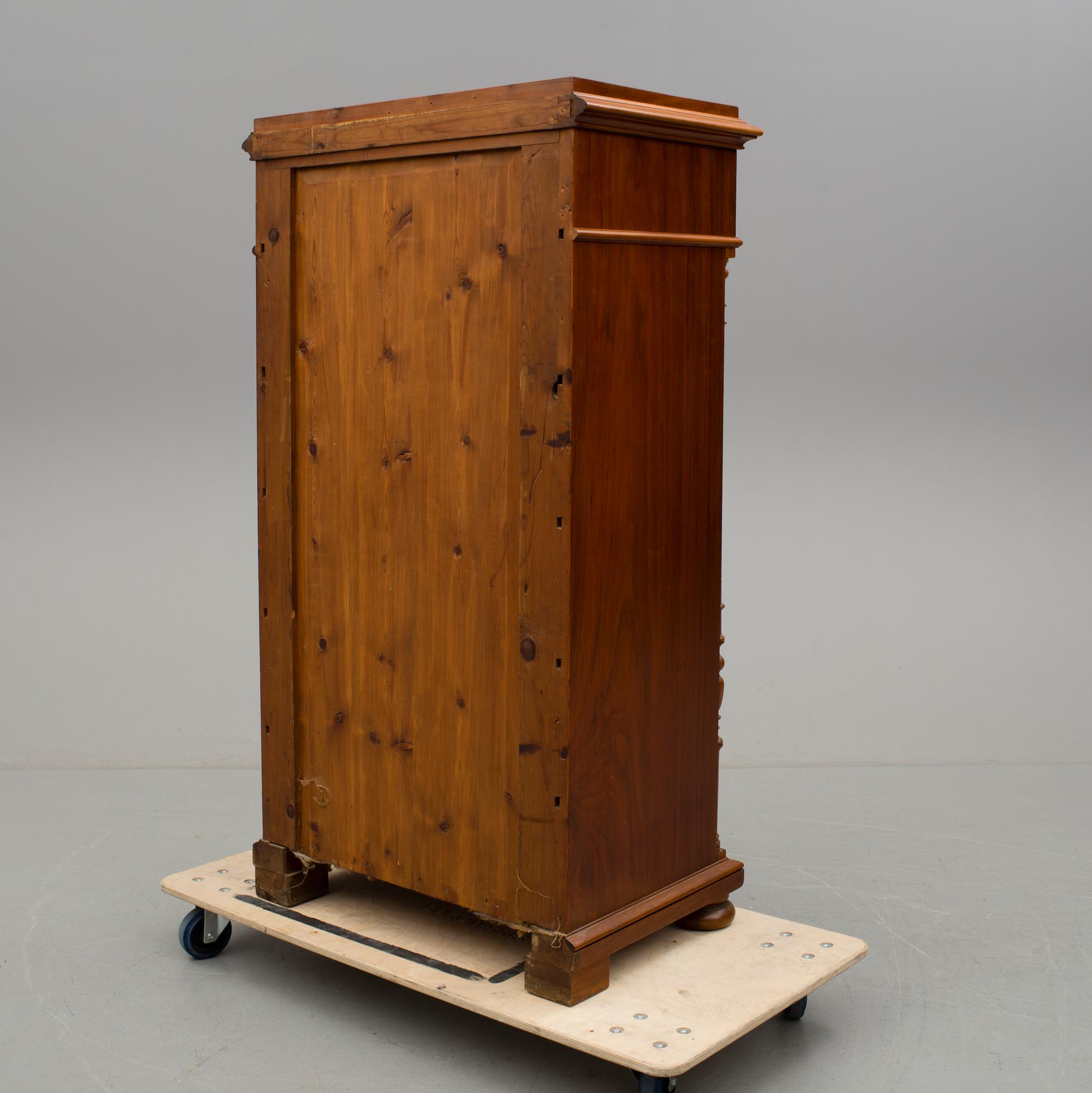 HERRBYRÅ, nyrenässans, omkring 1900.