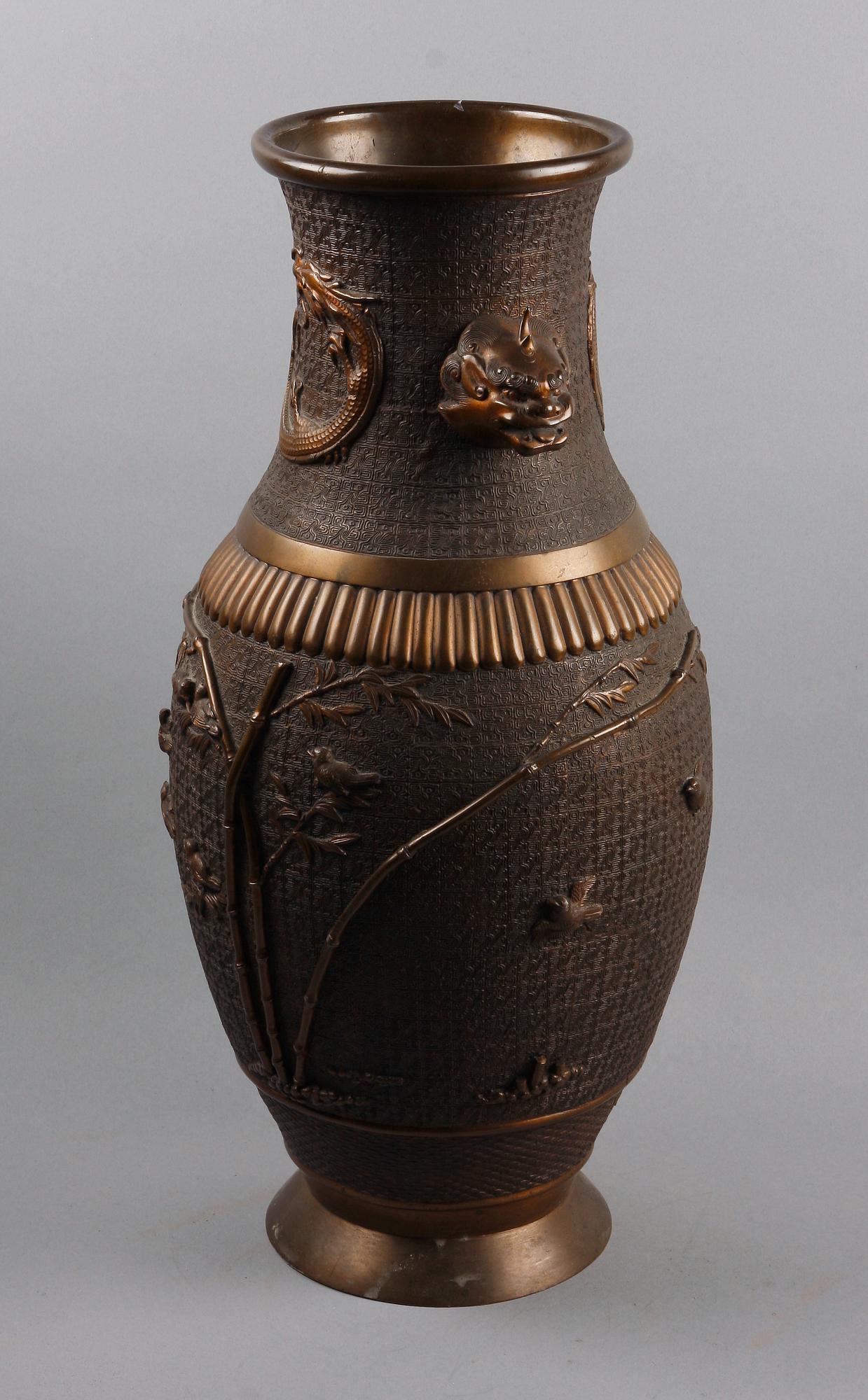 GOLVURNA, metall. Orientalisk.