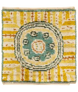 Ann-Mari Lindbom, gift Forsberg, a carpet, "Bladrosett", knotted pile, ca 98  x 100 cm. Signed AB MMF AML.