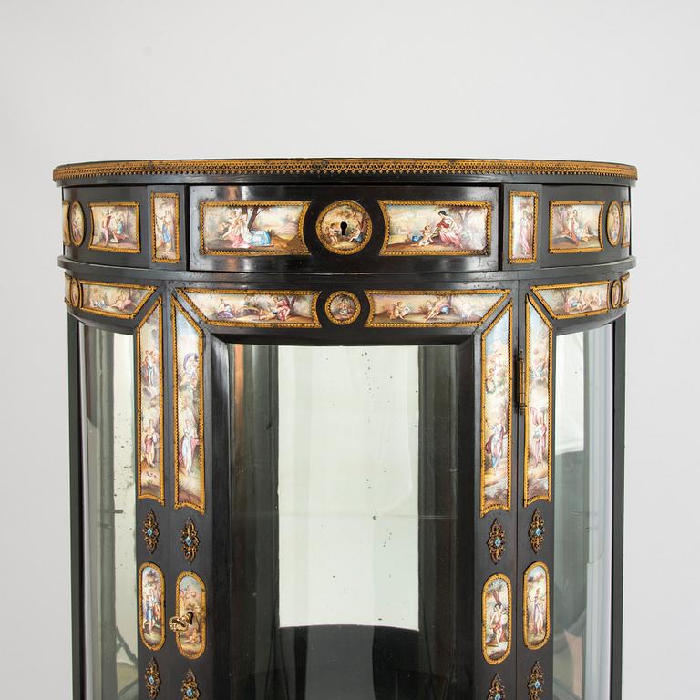 Vitrinskåp, tvådelar, Mellaneuropa, 1800-talets slut.